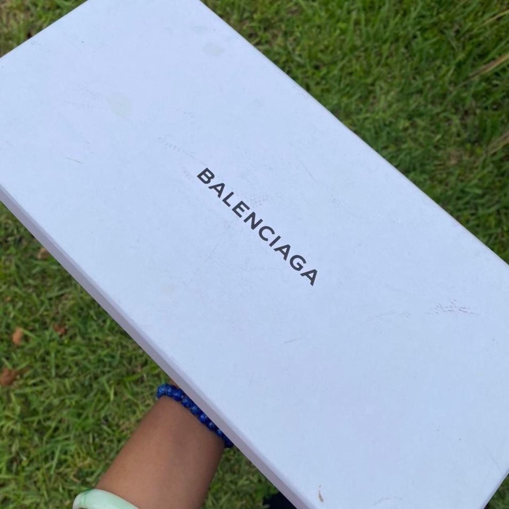 Balenciaga - Picture 4 of 4